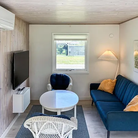 2 Bedroom In *